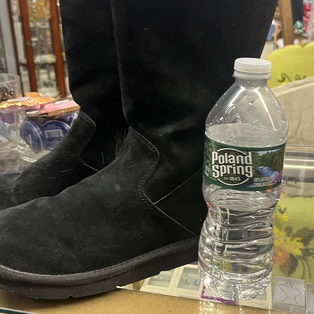 UGG - Picture 10 of 11